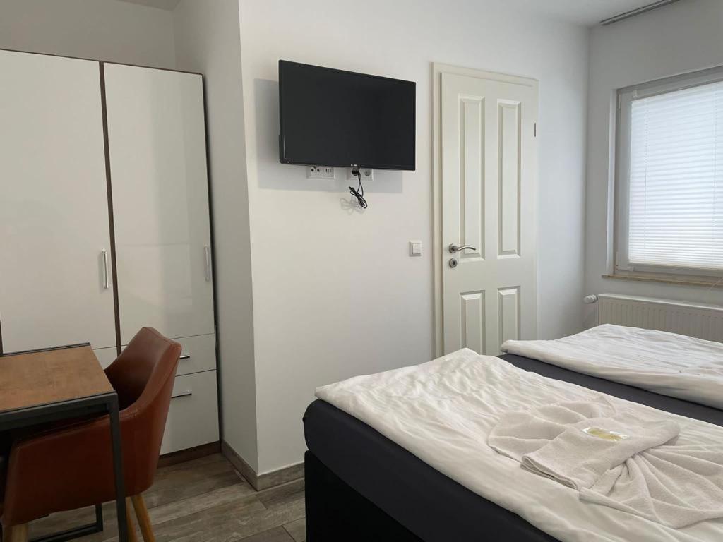 Gruener Baum Hotel เชิมแบร์ก ภายนอก รูปภาพ