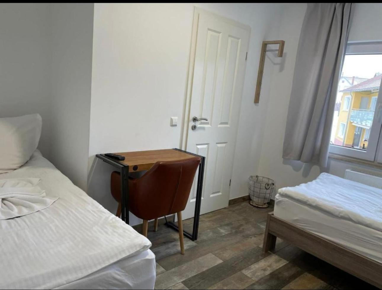 Gruener Baum Hotel เชิมแบร์ก ภายนอก รูปภาพ